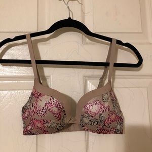 Victoria secret size 32B sexy push up bra butterfl